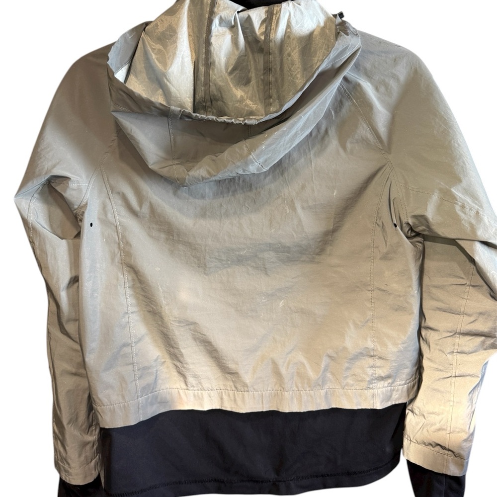 Women’s Silver Reflective Running Jacket - image 3